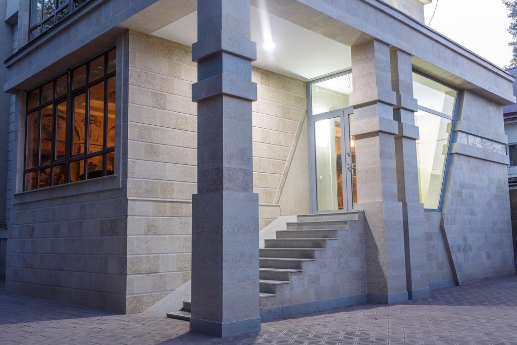 Astor Hotel & Spa Bișkek Exterior foto