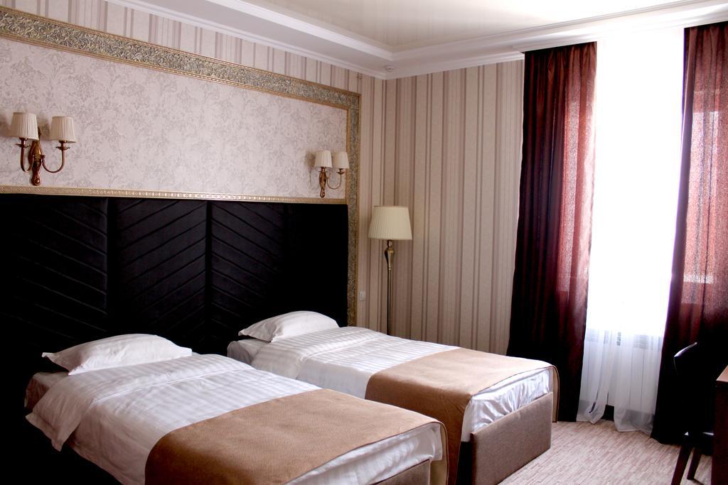 Astor Hotel & Spa Bișkek Exterior foto