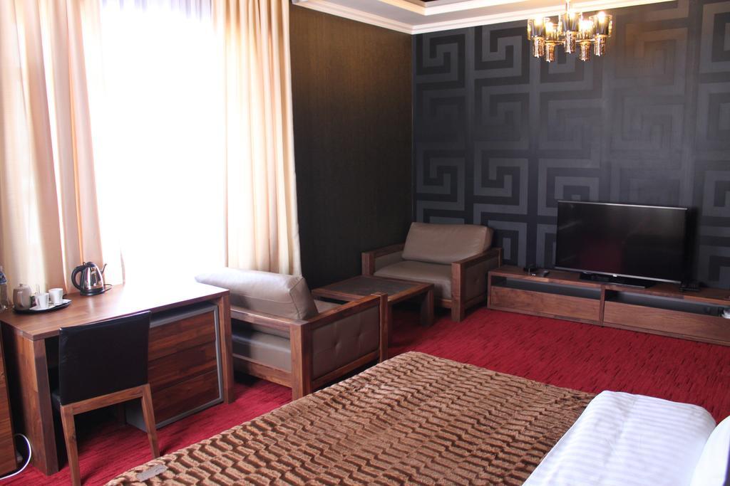 Astor Hotel & Spa Bișkek Exterior foto
