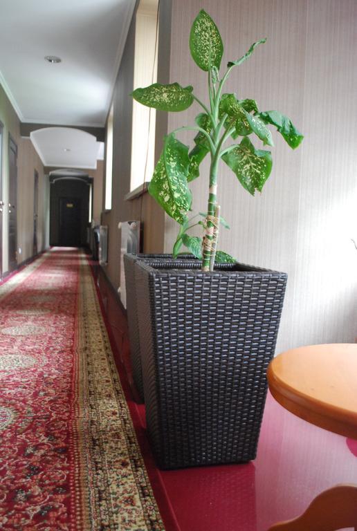 Astor Hotel & Spa Bișkek Exterior foto